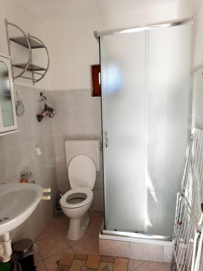 Apartmani Ana-Lora Lopar Exteriér fotografie
