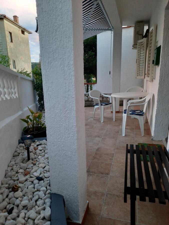 Apartmani Ana-Lora Lopar Exteriér fotografie