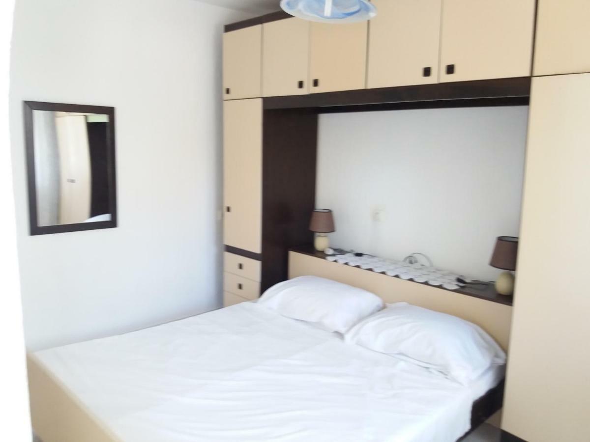 Apartmani Ana-Lora Lopar Exteriér fotografie